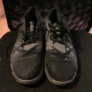 NIKE BASKETBALL SHOES (KYRIES)